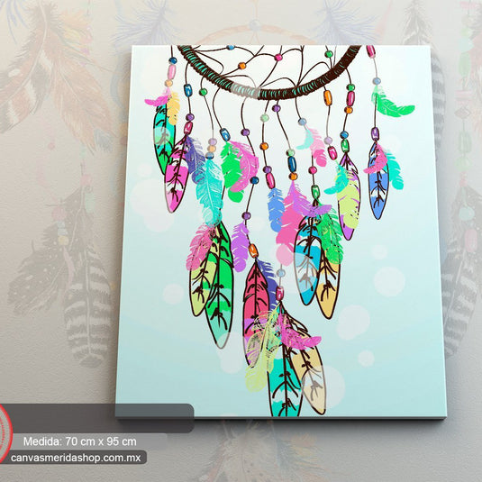 Atrapasueños colorido con plumas translúcidas y cuentas decorativas