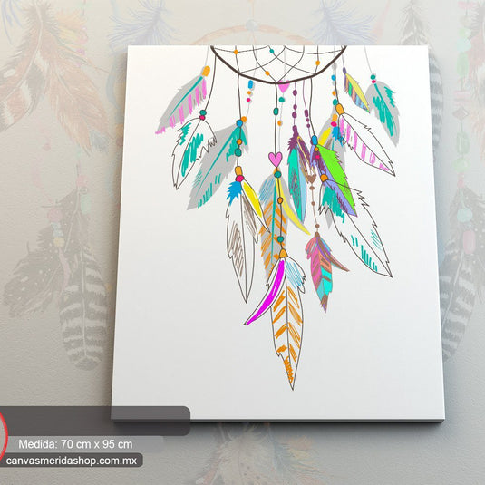 Atrapasueños colorido con plumas estampadas y abalorios de corazón