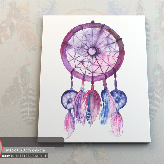 Atrapasueños en acuarela con tonos de rosa y morado y plumas etéreas