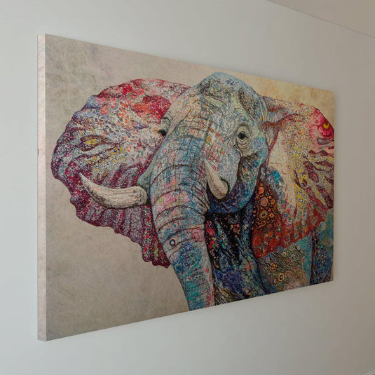 Cuadro de elefante con patrones y texturas coloridas