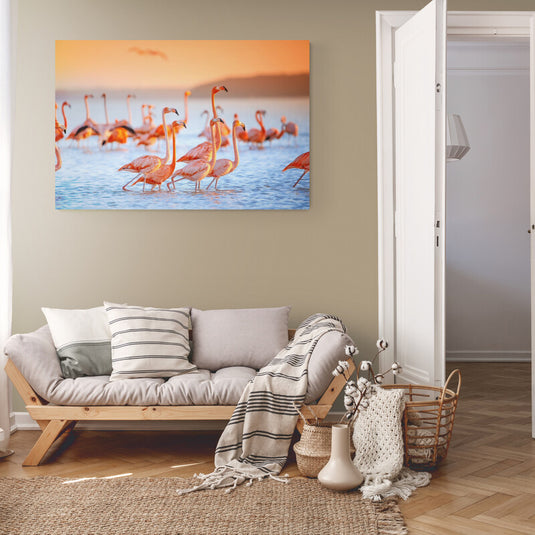 Atardecer en Celestún, Yucatán con flamencos rosados en el mar