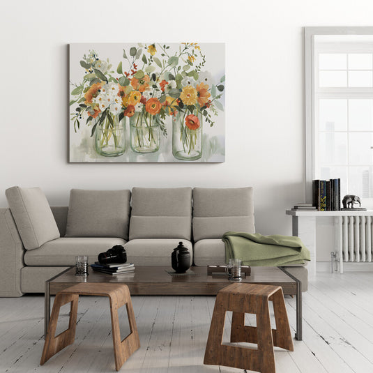 Arreglo floral en acuarela con tres jarrones de flores naranjas y blancas