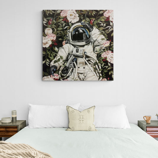 Astronauta en un jardín de flores, mezcla de exploración espacial y naturaleza