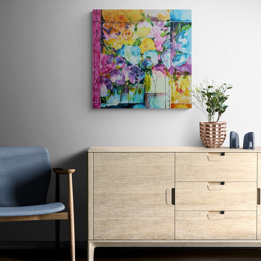 Pintura abstracta de flores coloridas en paneles geométricos