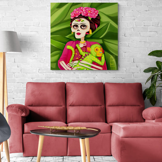 Retrato estilizado de mujer con maquillaje de calavera y mono verde