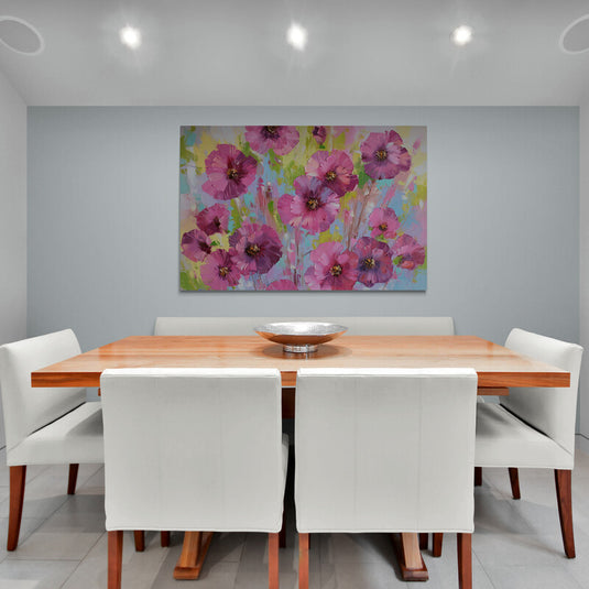 Pintura expresionista de flores silvestres en tonos de rosa y lila