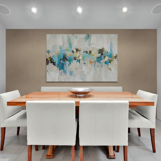 Cuadro abstracto en tonos azul, verde y neutros con detalles texturizados.