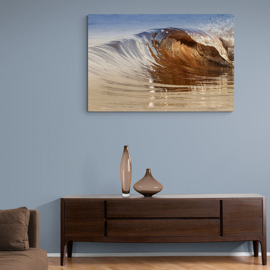 Fotografía de ola de océano con tonalidades de ámbar.