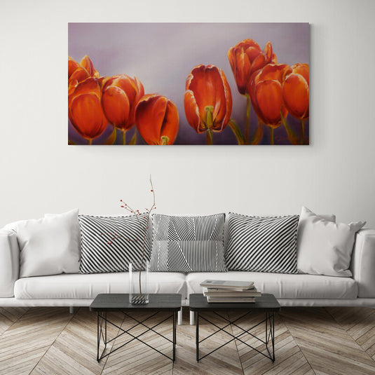 Pintura de tulipanes rojos sobre fondo púrpura