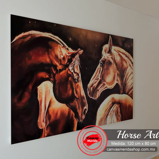 Cuadro de dos caballos enfrentados en luz dorada