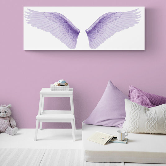Alas moradas místicas sobre fondo blanco representando libertad y elevación espiritual