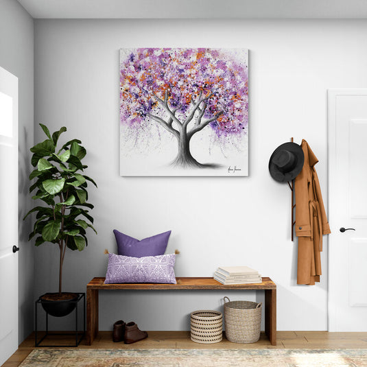 Arte_decorativo_contraste_cromatico_tronco_gris_hojas_lila_naranja_fondo_blanco