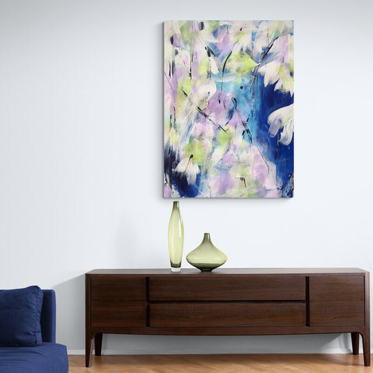 Cuadro abstracto moderno en tonos pastel de blanco, lila, verde y azul