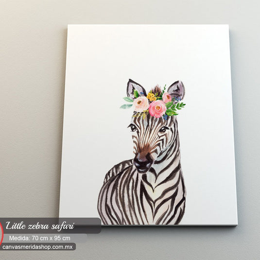 Cebra con Corona Floral: Contraste entre Naturaleza y Delicadeza en Arte Decorativo