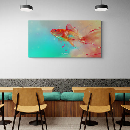 Cuadro decorativo con fondo turquesa, destacando un pez en tonos naranjas brillantes.