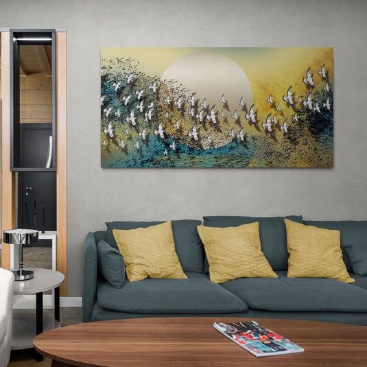 Luna crema sobre fondo amarillo con parvada de pájaros blancos y detalles turquesa