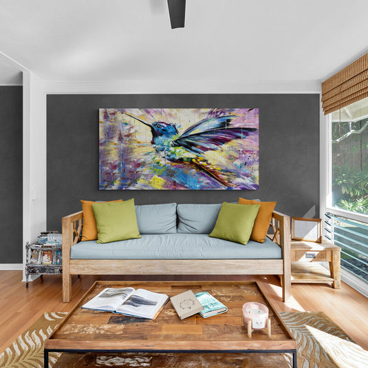 Colibrí Azul-Morado sobre Fondo Fusión de Morados, Lilas y Amarillos en Cuadro Decorativo