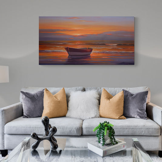 Pintura al óleo de una barca en aguas calmas bajo un cielo de atardecer con tonos naranja y violeta.