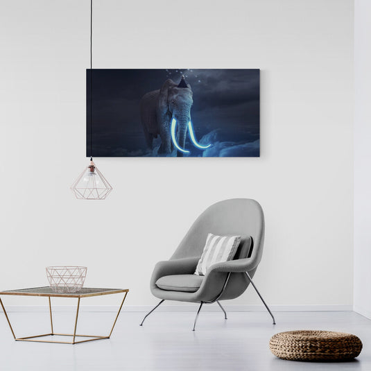 Lienzo de elefante con colmillos luminosos en la noche