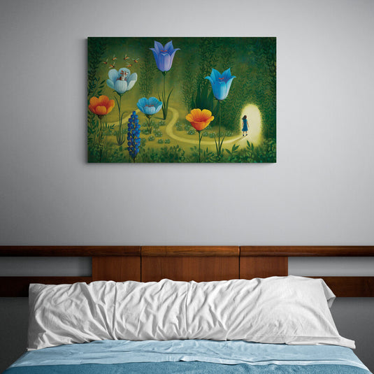 Niña en un jardín de flores gigantes