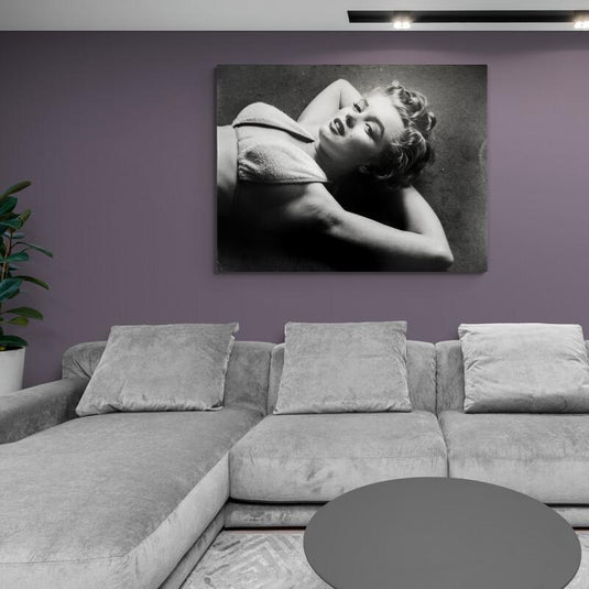 Monroe Happy Woman - Canvas Mérida Fine Print Art