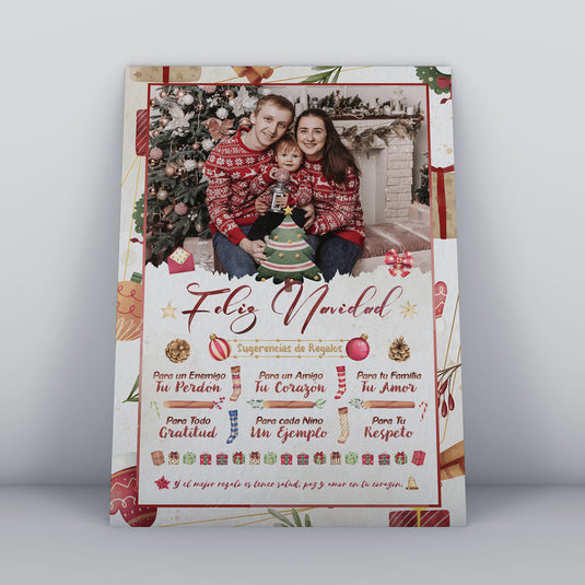 Familia Celebrando Navidad en Vestimenta Festiva con Sugerencias Simbólicas de Regalos y Diseño Clásico-Contemporáneo