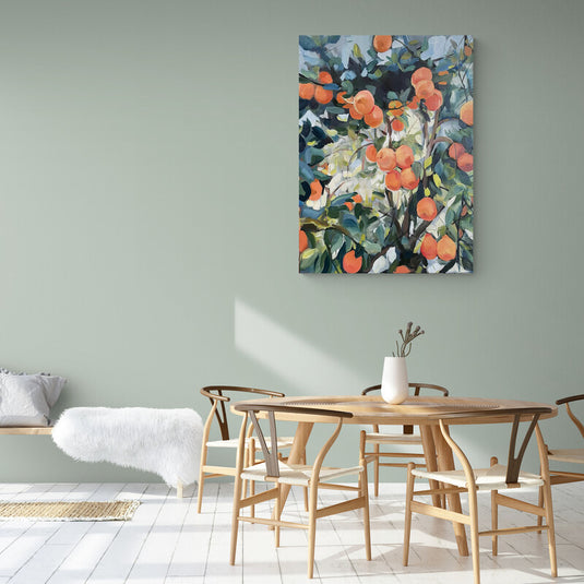 Hojas del árbol de naranjas con frutos maduros - Belleza natural y frescura cítrica