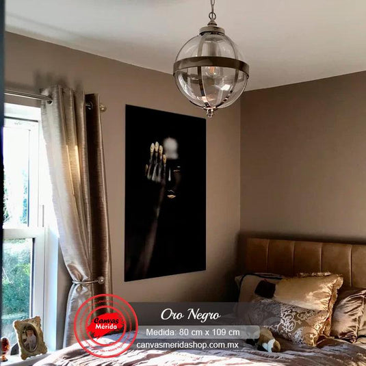 Cuadro decorativo Oro Negro – retrato elegante en negro y dorado para dormitorio moderno o sala contemporánea
