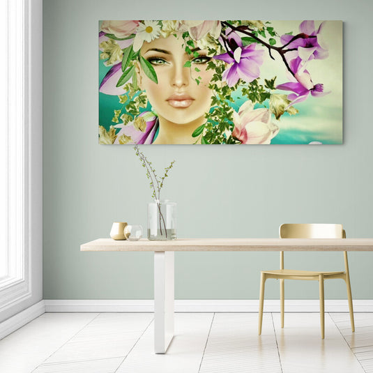 Retrato de mujer con flores y hojas