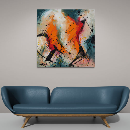 Cuadro abstracto expresionista con colores cálidos, pinceladas dinámicas y salpicados negros