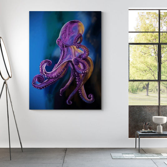 Pintura artística de un pulpo de tonos violetas y púrpuras sobre fondo azul.