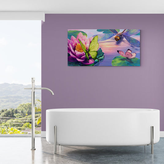 Mariposas y libélula en estanque con nenúfares y flor de loto