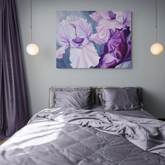 Pintura detallada de flores lilas en tonos fríos