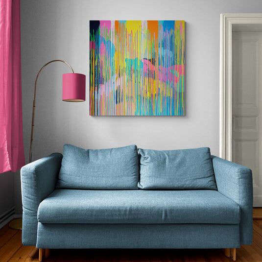 Cuadro abstracto con líneas verticales multicolores y manchas difusas en estilo vibrante y dinámico