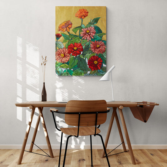 Zinnias en tonos cálidos sobre fondo dorado