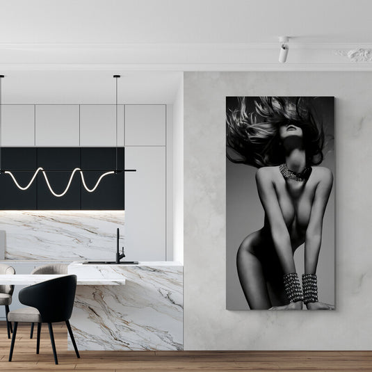 Arte moderno y elegante que resalta la sensualidad y poder femenino para decoración contemporánea