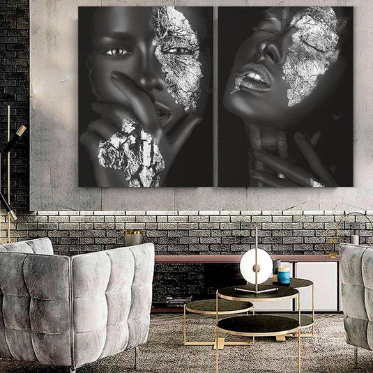 Retratos monocromáticos con detalles metálicos en rostros femeninos