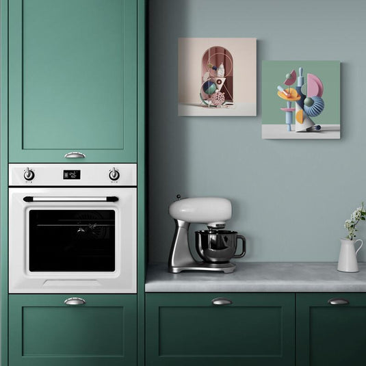 Cuadros decorativos tridimensionales con tonos pastel, formas geométricas y texturas variadas reflejando estética modernista