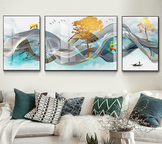 Tríptico de paisajes abstractos con árboles dorados