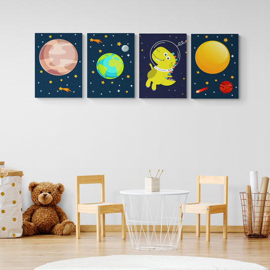 Set de cuadros decorativos infantiles con planetas, estrellas y dinosaurio astronauta – arte espacial colorido para cuartos de niños y espacios educativos