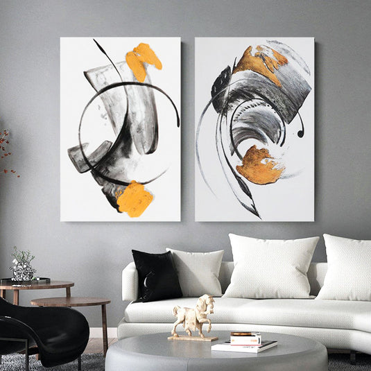 Cuadro decorativo minimalista con fondo blanco, líneas negras, brochazos blancos y manchas amarillas