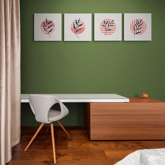 Cuatro Paneles de Arte Decorativo con Hojas Estilizadas y Elementos Solares Geométricos en Tonos de Coral y Negro