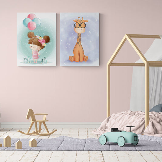 Cuadros infantiles de niña con globos y jirafa con gafas