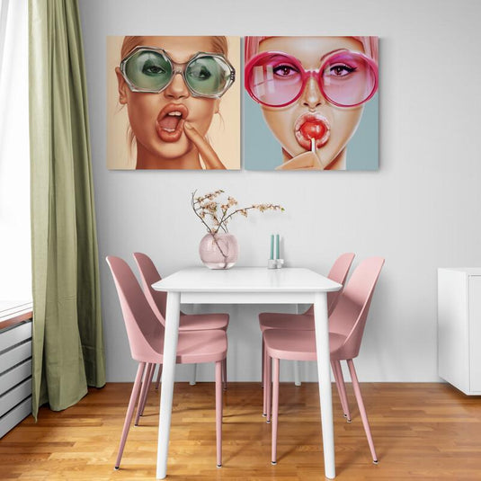 Set de cuadros decorativos estilo pop-art con retratos femeninos sensuales y gafas de sol coloridas – arte moderno y provocativo ideal para espacios audaces y contemporáneos