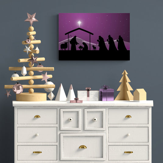 Siluetas de la Natividad con estrella brillante en fondo púrpura nocturno
