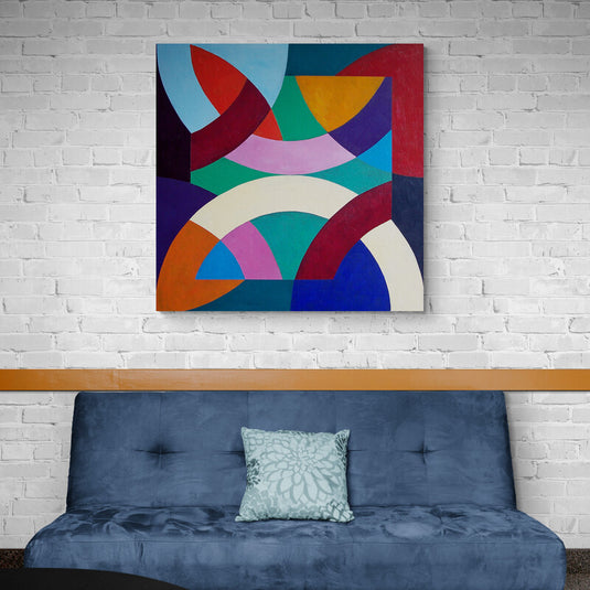 Cuadro geométrico abstracto con arcos y colores vibrantes como rojo, azul y verde