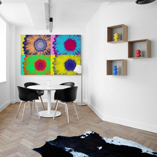 Cuatro-paneles-de-arte-abstracto-con-flores-estilizadas-en-colores-complementarios-para-decoración-moderna