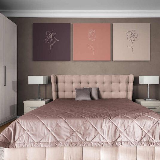 Tríptico de Flores en Dibujo de Línea Única sobre Fondos Monocromáticos Cálidos y Neutros