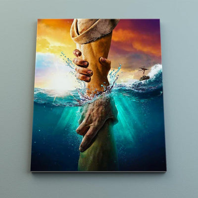 Arte digital de dos manos entrelazadas emergiendo del agua con un barco al fondo