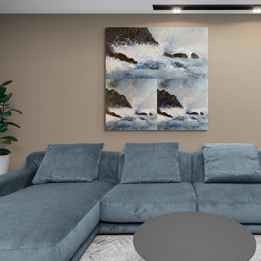 Pintura de olas chocando contra rocas con espuma blanca